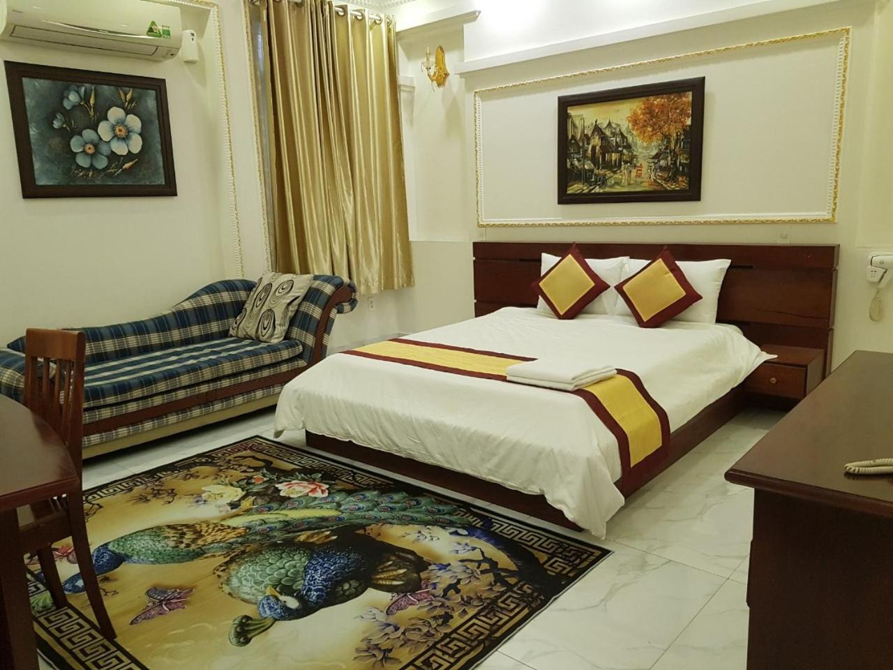 Kim Cuong - Hotel Near Tan Son Nhat Airport Хошимин Екстериор снимка