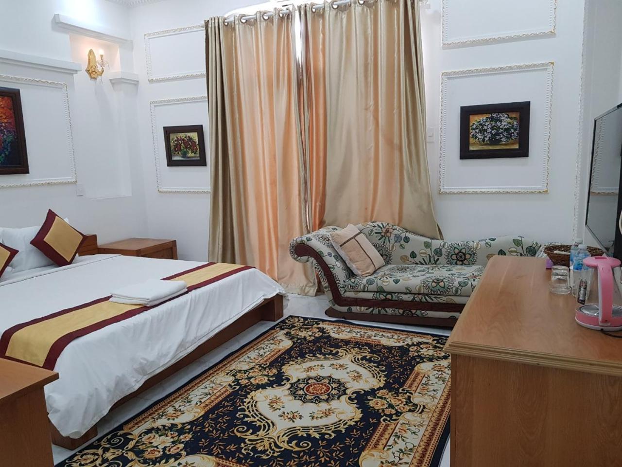 Kim Cuong - Hotel Near Tan Son Nhat Airport Хошимин Екстериор снимка
