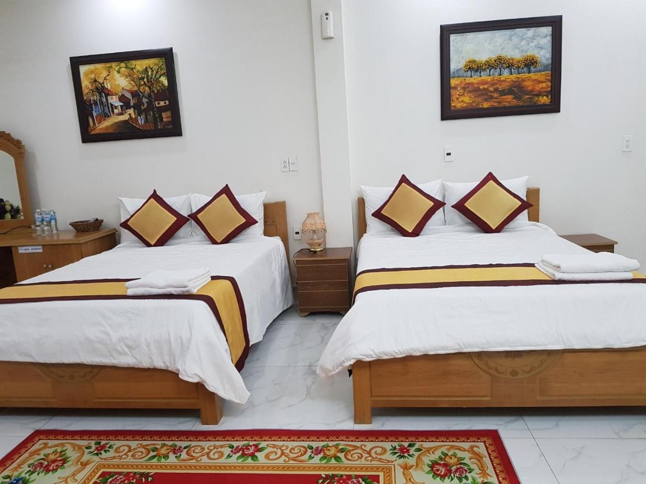 Kim Cuong - Hotel Near Tan Son Nhat Airport Хошимин Екстериор снимка