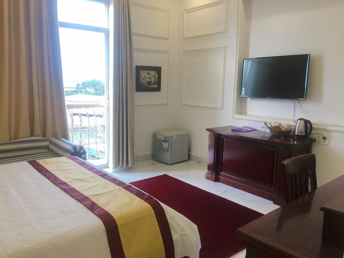Kim Cuong - Hotel Near Tan Son Nhat Airport Хошимин Екстериор снимка